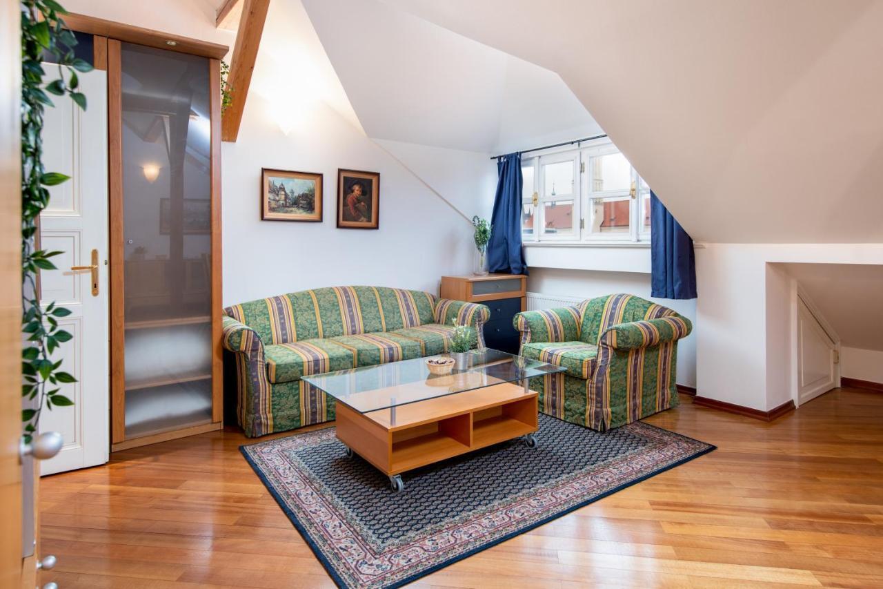 Old Town Square Holiday Homes Прага Экстерьер фото