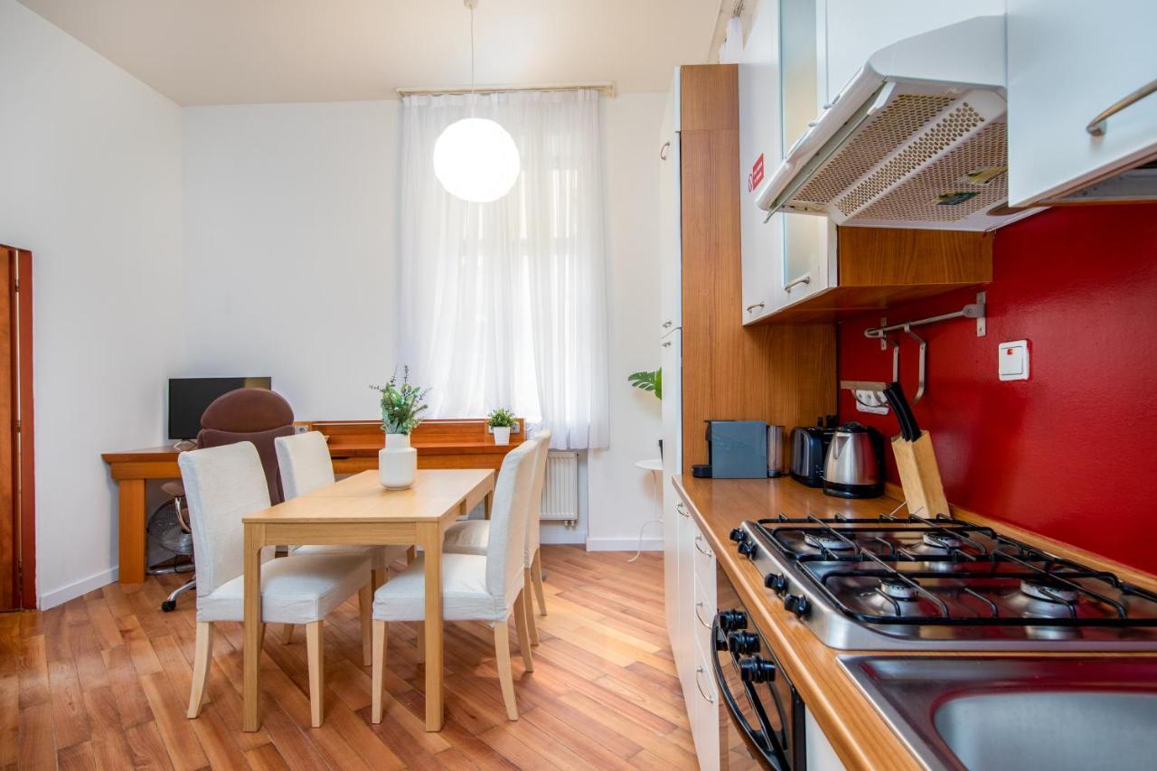 Old Town Square Holiday Homes Прага Экстерьер фото